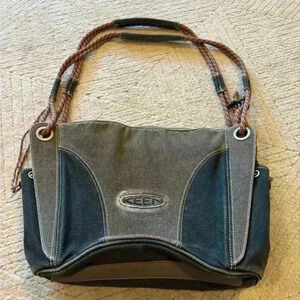 Keen purse